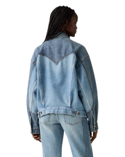 The Levi's® Womens 90s Western Pieced Trucker Jacket in Free Range Trucker