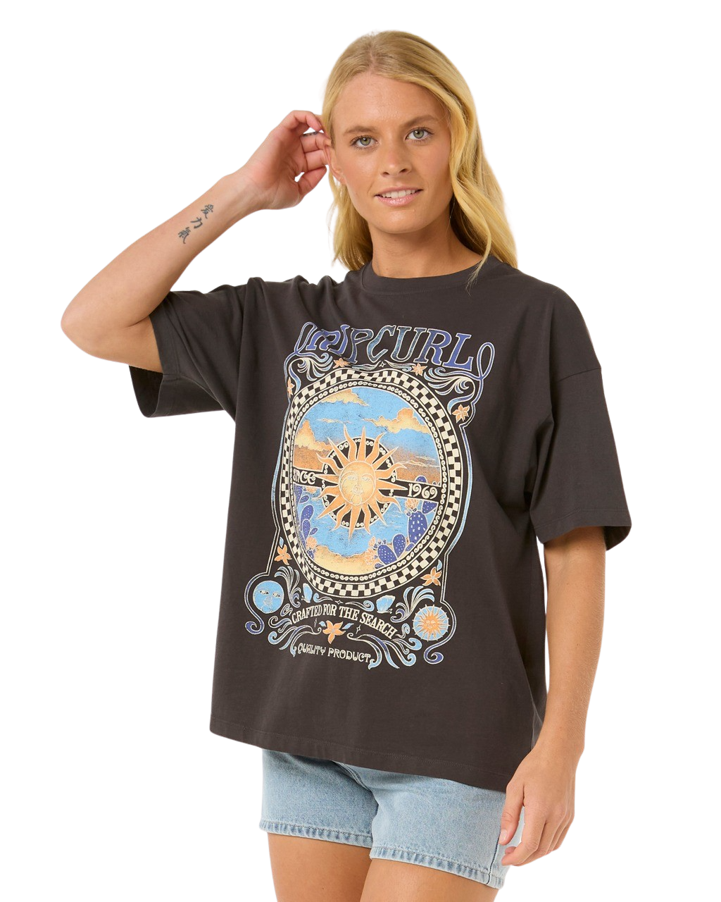 The Rip Curl Womens Luna Heritage T-Shirt in Washed Black