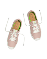 The Cariuma Womens Oca Low Canvas Shoes in Rose