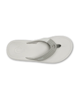The Olukai Mens Ki‘i Flip Flops in Ash & Sterling