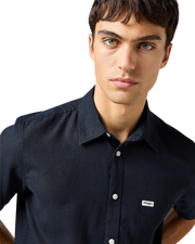 The Wrangler Mens 1 Pocket Shirt in Black