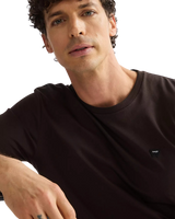 The Wrangler Mens Sign Off T-Shirt in Chocolate Torte