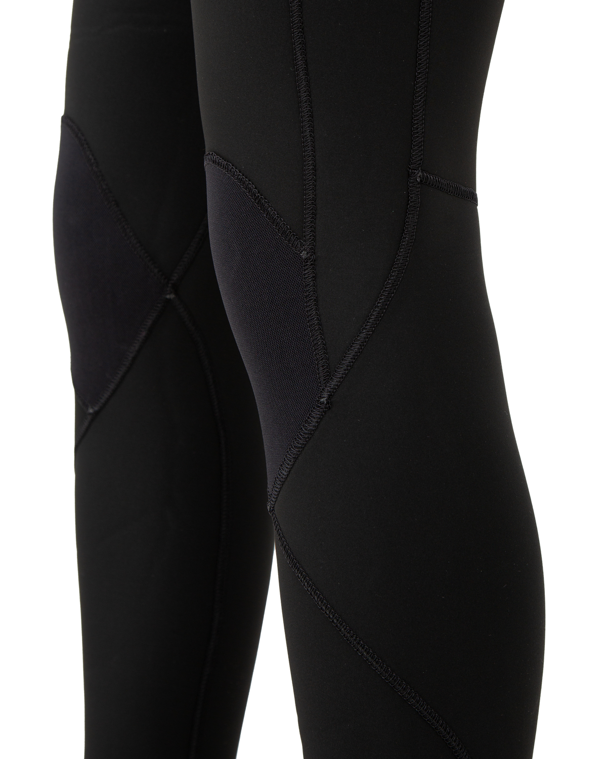 The Rip Curl Mens Dawn Patrol Performance 4/3mm Chest Zip Wetsuit in Black