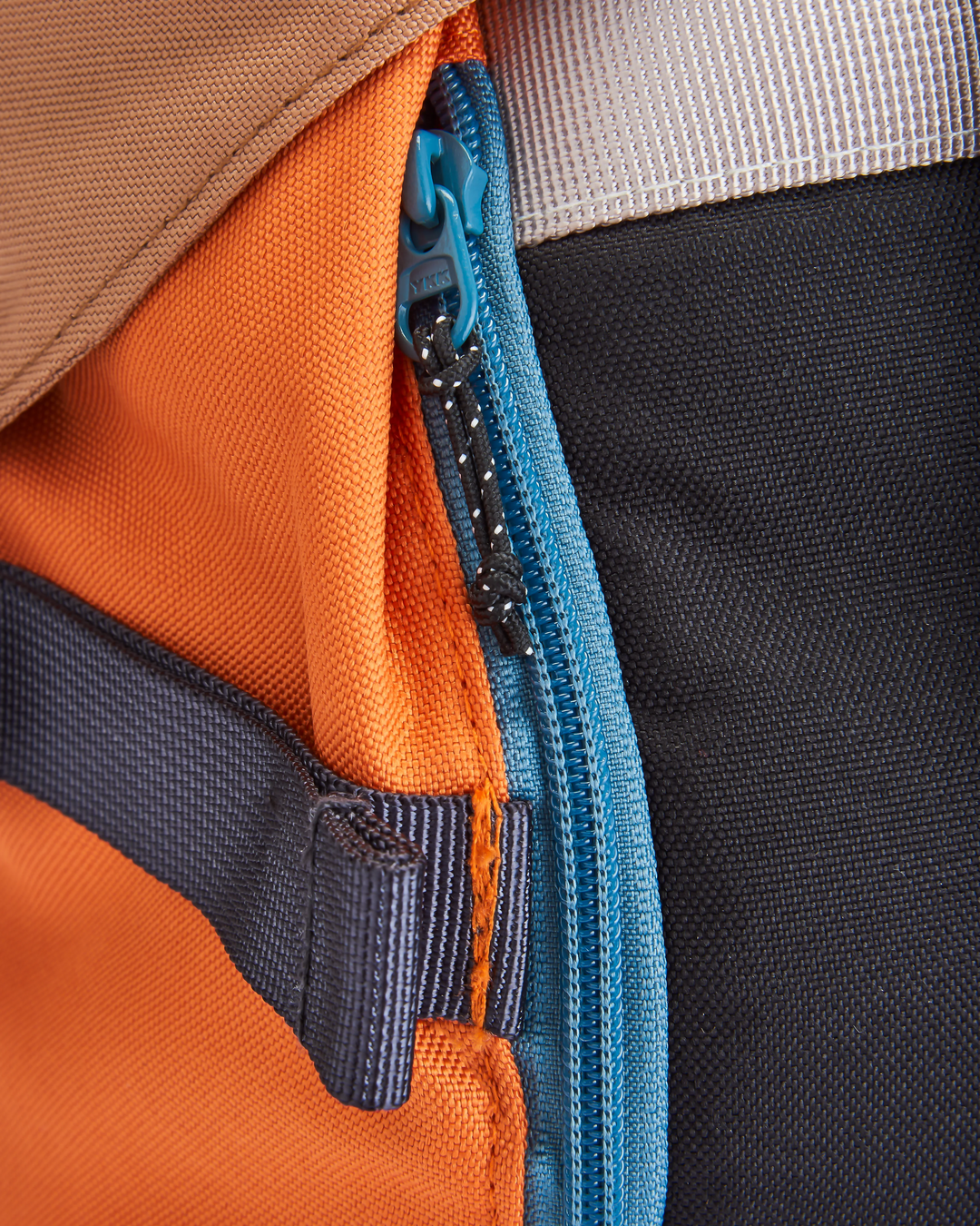 Boondocker 26L Backpack in Arctic & Retro Orange