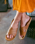 Kīpe‘a ‘Olu Leather Sliders in Sahara