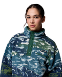 The Columbia Womens Helvetia II Printed Cropped Half Snap Fleece Jacket in Everblue Sisters & Rain Forest