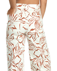 Free Fall Printed Twill Trousers in Salt Crystal