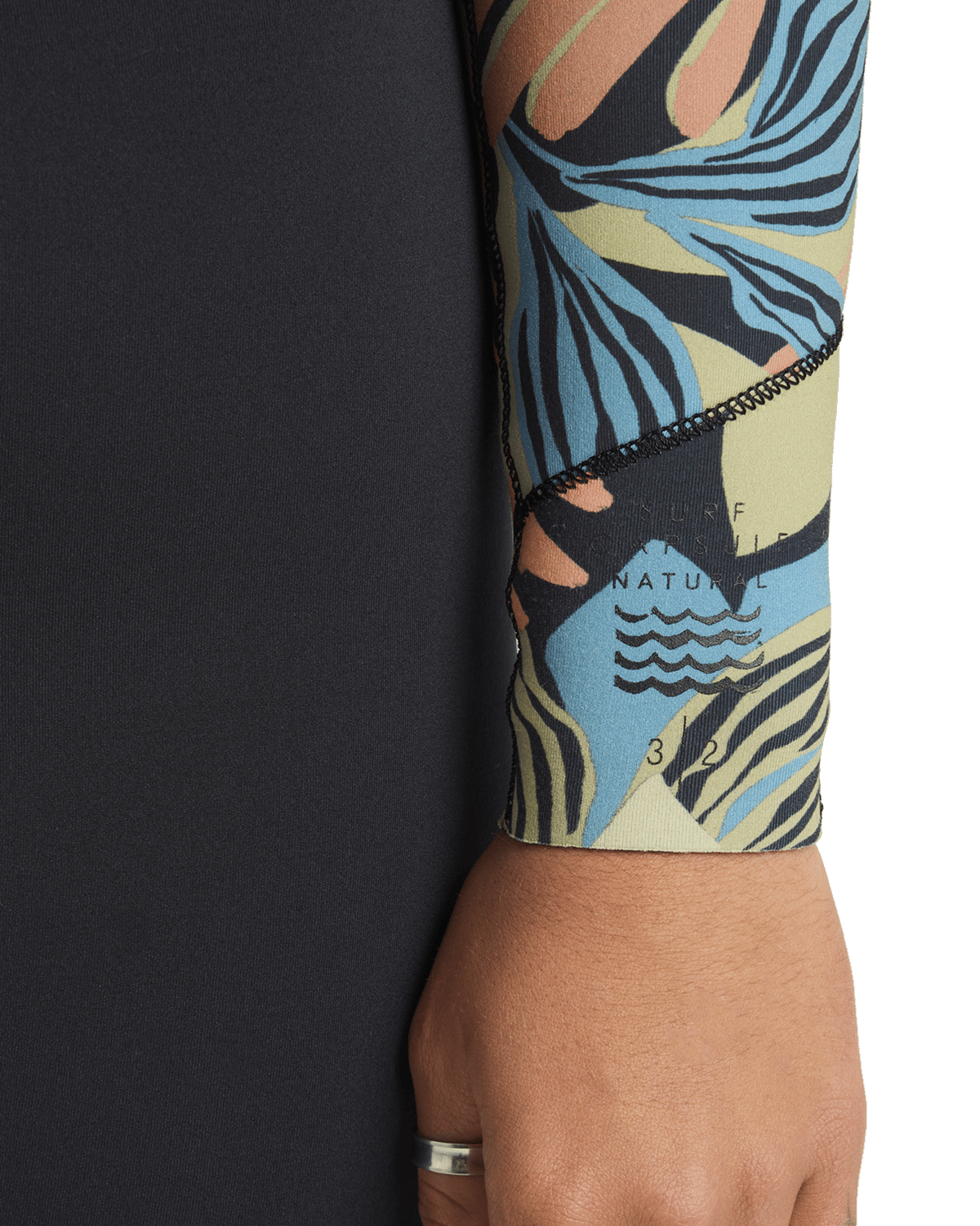 Salty Dayz 3/2mm Chest Zip Wetsuit in Black Tropical