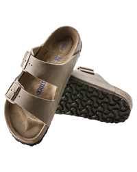 The Birkenstock Mens Arizona Oiled Leather Sandals in Tobacco Brown