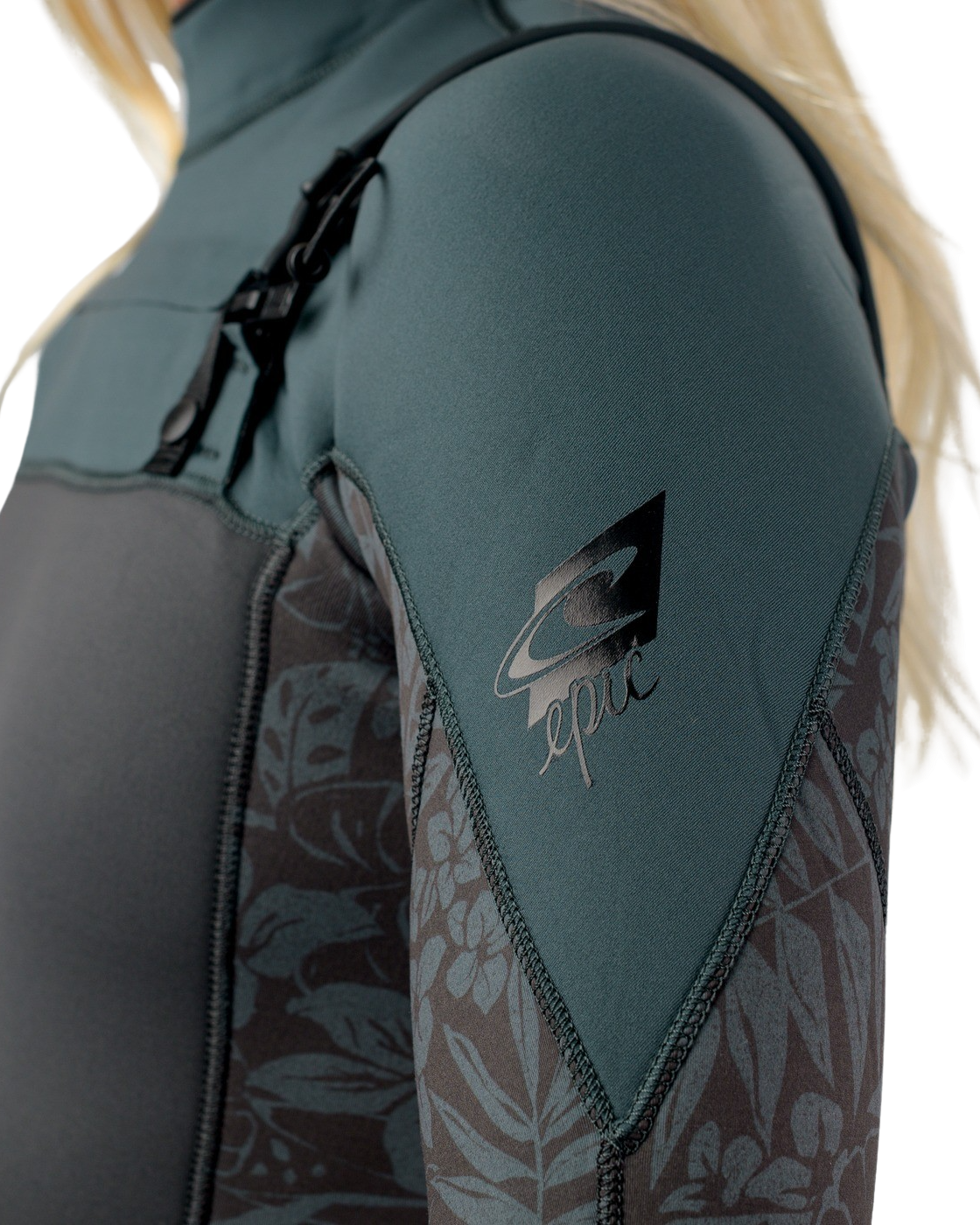 Epic 3/2mm Chest Zip Wetsuit in Tempered Steel, Shaded Island Sky & Shade
