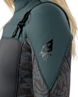 The O'Neill Womens Epic 4/3mm Chest Zip Wetsuit in Tempered Steel, Shaded Island Sky & Shade