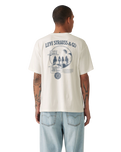 The Levi's® Mens Graphic Vintage T-Shirt in Egret