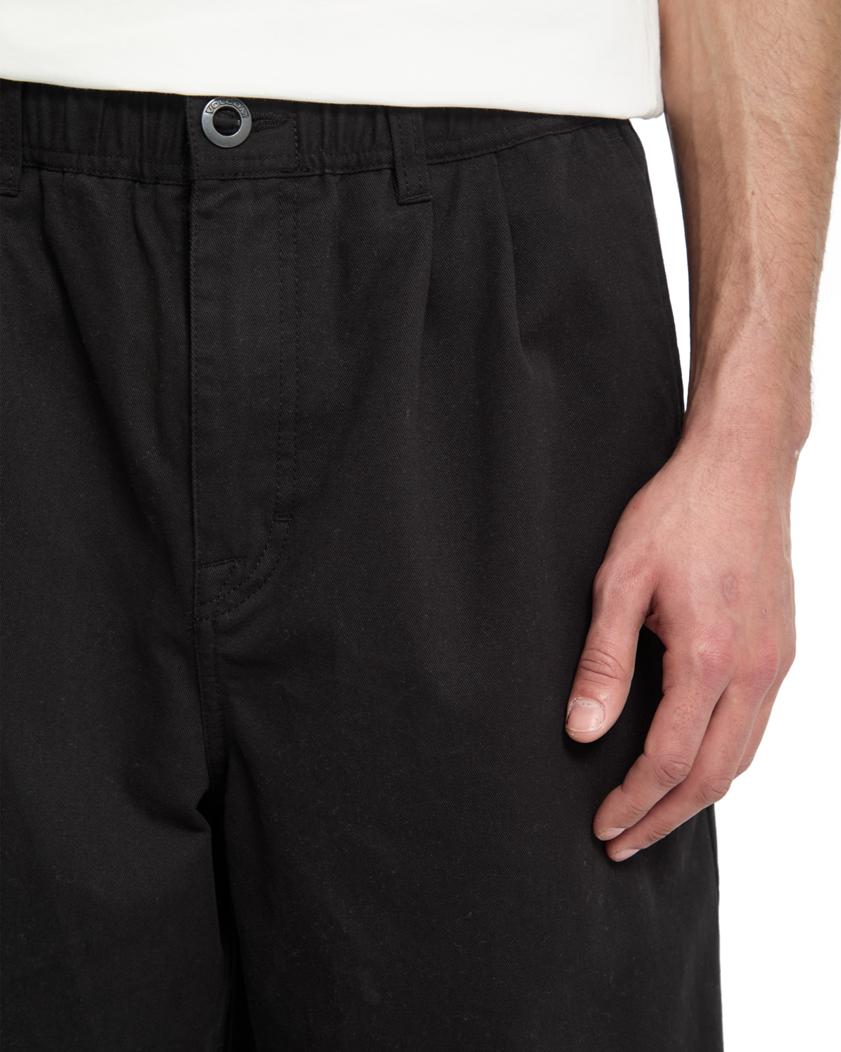 The Volcom Mens Chillow Pleat Trousers in Antique Black