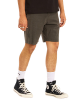 Crossfire Mid Submersible Walkshorts in Asphalt