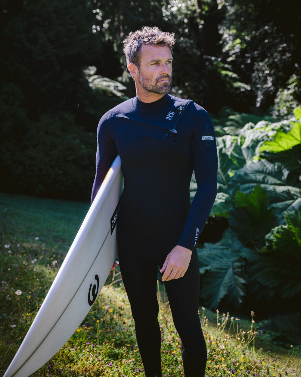 The C-Skins Mens NuWave Session 4/3mm Chest Zip Wetsuit in Black, Black X & Silver
