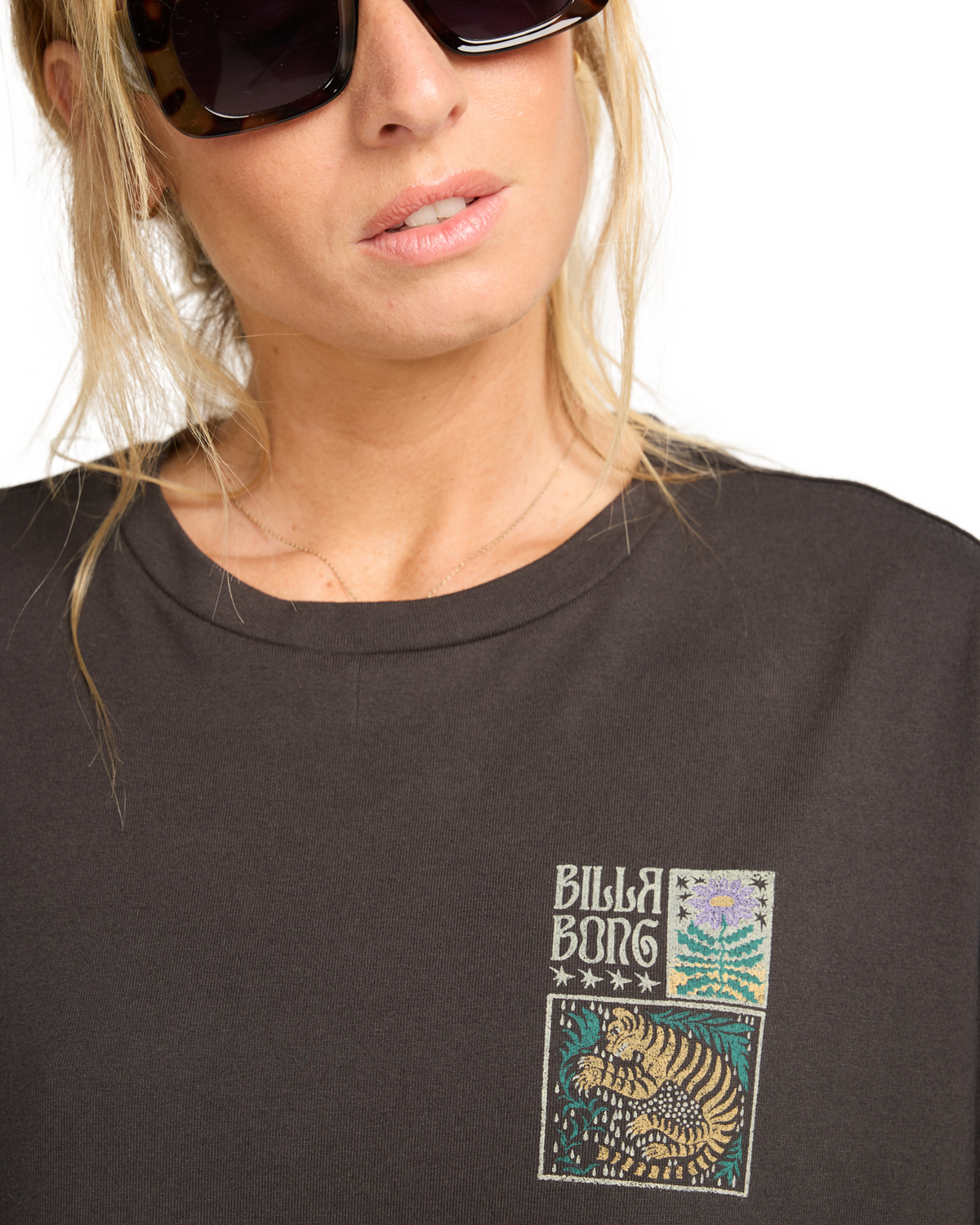 The Billabong Womens Daydream Away T-Shirt in Off Black