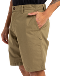 The Quiksilver Mens MW Chino Straight Walkshorts in Aloe