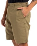 The Quiksilver Mens MW Chino Straight Walkshorts in Aloe