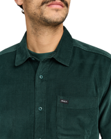 The RVCA Mens Freeman Cord II Shirt in Hunter Green