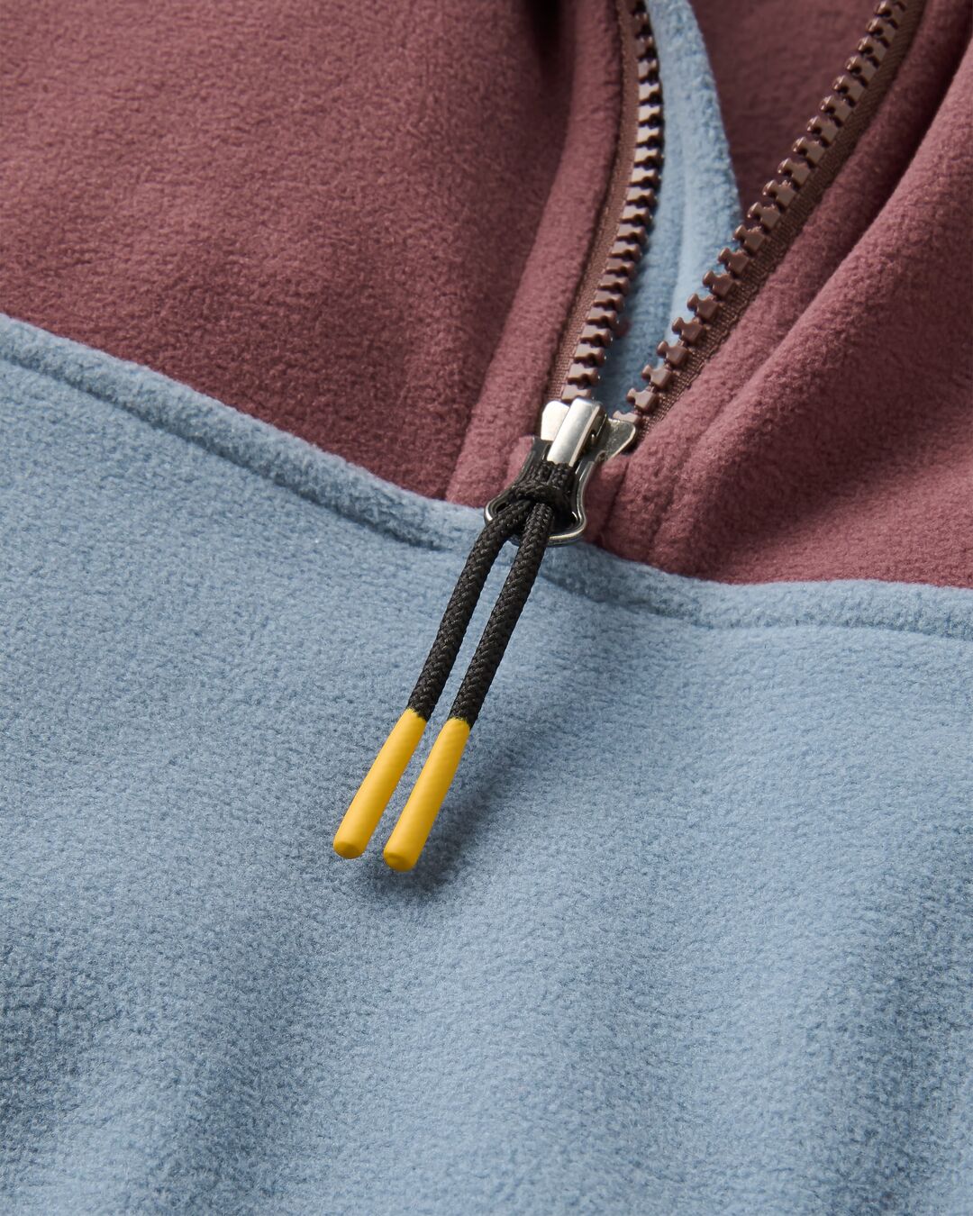 The Passenger Mens Set Off Polartec 1/4 Zip Fleece Jacket in Brambleberry & Stormy Blue