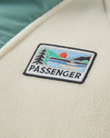 The Passenger Womens Alexander 2.0 Hooded Polar Fleece Jacket in Birch