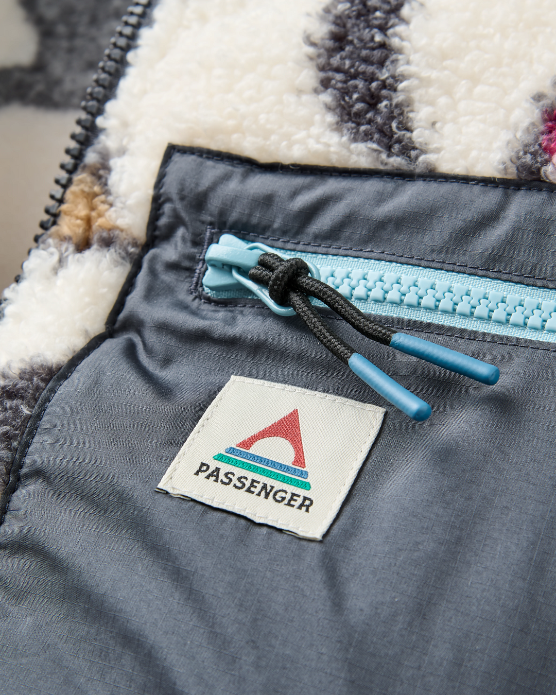 Ravi Sherpa Fleece Jacket in Abstract Trails Off-White
