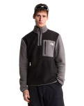 The The North Face Mens Yumiori 1/4 Zip Fleece Jacket in Black & Smoked Pearl
