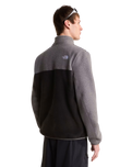 The The North Face Mens Yumiori 1/4 Zip Fleece Jacket in Black & Smoked Pearl