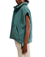 Scout It Out Gilet in Midnight Jade