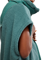 Scout It Out Gilet in Midnight Jade