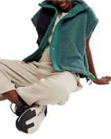 Scout It Out Gilet in Midnight Jade