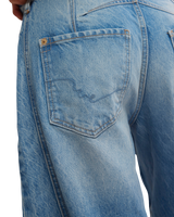 Good Luck Mid-Rise Barrel Jeans in Ultra Light Beam