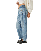 Good Luck Mid-Rise Barrel Jeans in Ultra Light Beam