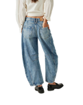 Good Luck Mid-Rise Barrel Jeans in Ultra Light Beam