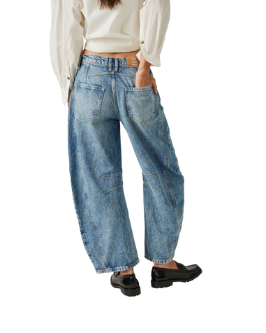 Good Luck Mid-Rise Barrel Jeans in Ultra Light Beam