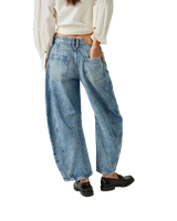 Good Luck Mid-Rise Barrel Jeans in Ultra Light Beam