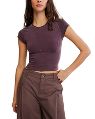 The Free People Womens Protagonist Cropped Cap Sleeve T-Shirt in Vintage Grape