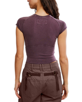 The Free People Womens Protagonist Cropped Cap Sleeve T-Shirt in Vintage Grape