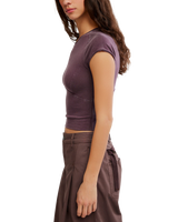 The Free People Womens Protagonist Cropped Cap Sleeve T-Shirt in Vintage Grape
