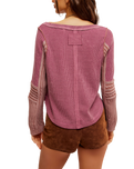 Swinging Cable Cuff Jumper in Vineyard Grape Combo