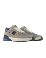 The New Balance Mens Andrew Reynolds 933 Shoes in Mushroom & Light Blue
