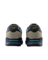 The New Balance Mens Andrew Reynolds 933 Shoes in Mushroom & Light Blue