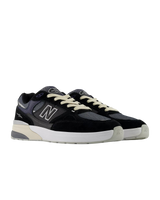 The New Balance Mens Andrew Reynolds 933 Shoes in Black & Navy