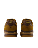 NB Numeric Andrew Reynolds 933 Shoes in Wheat & Gum