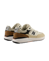 NB Numeric Andrew Reynolds 933 Shoes in Quicksand & Sea Salt