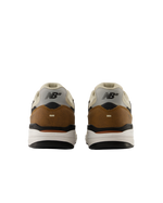NB Numeric Andrew Reynolds 933 Shoes in Quicksand & Sea Salt