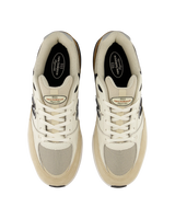 NB Numeric Andrew Reynolds 933 Shoes in Quicksand & Sea Salt