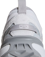 Womens MTE Crosspath XC Shoes in Light Gray