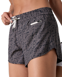 Clementine 4" Boardshorts 2.0 in Chia Stucco