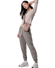 Performance Joggers in Chia Heather